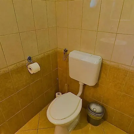 Apartment- Yellow *