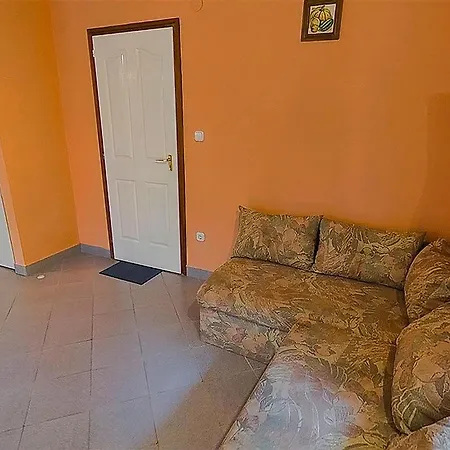 Apartment Apartment- Yellow